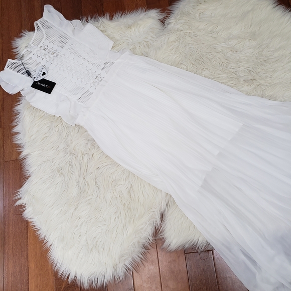 NWT White Bandeau Cut-Out Gown - Picture 7 of 11